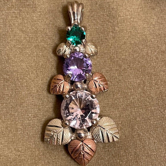 Black Hills Gold Jewelry - Coleman Co. Black Hills Gold Pendant